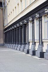 Obraz premium Beautiful colonnade of a large monumental building