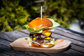 podwójny burger z serem