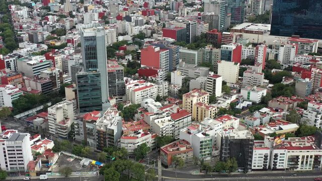 Vista a&eacute;rea con detalle del micro skyline de la colonia N&aacute;poles, en la Ciudad de M&eacute;xico