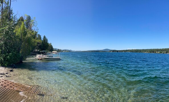 Boat on the lake
