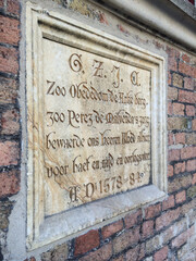 Tipografia hermosa en pared en Brujas Bélgica