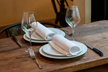 レストラン　テーブルセッティング