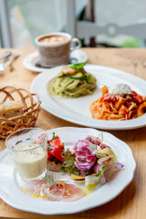 カフェランチ　パスタ　サラダ　パン