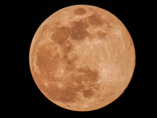 A full orange moon