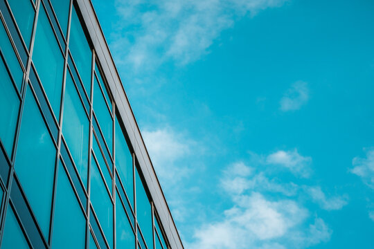 Grattacieli di edificio per uffici con spazio per il testo