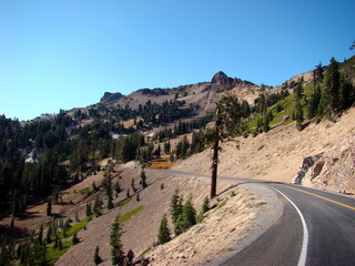 Fototapeta premium Mt Lassen, volcanic, mountains, views, lake, forest