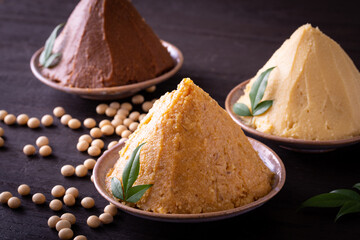 日本の伝統的な調味料、味噌