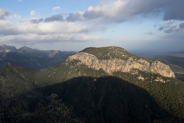 Fototapeta na wymiar Puig de S´Alcadena. Alaro.Sierra de Tramuntana.Mallorca.Islas Baleares. España.