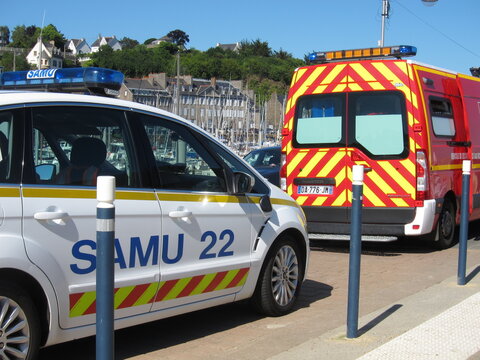 BINIC, FRANCE-18 JULY,2016: SAMU for intervention on the beach