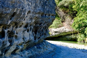 ROCHER BORD RIVIERE LA VEYSANNE DRÔME