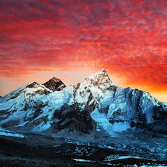 mount Everest with beautiful sunset clouds Kala Patthar