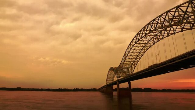 HERNANDO DE SOTO BRIDGE MEMPHIS TENNESSEE AT SUNSET TIME LAPSE