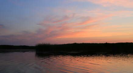 Obraz premium sunset on lake