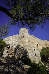 Castillo de Santueri,  castillo medieval reconstruido sobre ruinas de una fortificación arabe del...