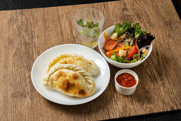 イタリアの具入りパン カルツォーネ　 Italian Bread (calzone)
