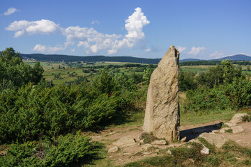 menhir de Bassouse, sendero arqueologico de Eyne, pirineos catalanes, comarca de Capcir, Francia © Tolo