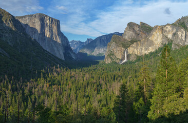 tunnel view in yosemite nationalpark, california, usa