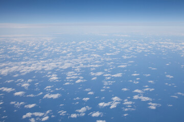 Fototapeta na wymiar 飛行機から撮影した空