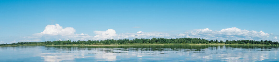 Obraz na płótnie Canvas The beautiful landscape of big blue lake.