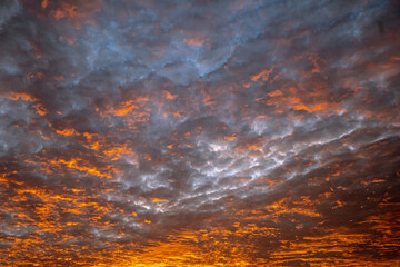 Abendrot, Wolken im Sonnenlicht