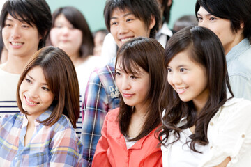 笑顔の大学生