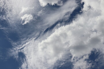 台風が近づいて来ている時の空