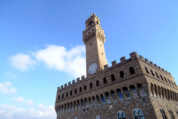 Fototapeta premium Palazzo Vecchio is located in Piazza della Signoria in Florence and is the seat of the Municipality. It represents the best synthesis of the fourteenth-century civil architecture of the city. 