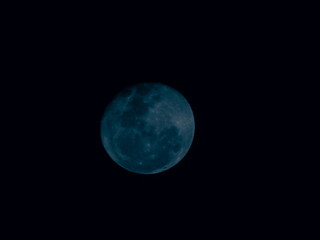 en medio de la noche