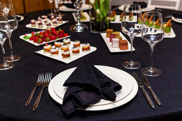Catering, server tables for bonquet