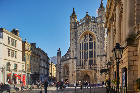 Bath Abbey and the Roman Baths, on the right, the very epicentre of the city of Bath, UNESCO World Heritage Site, Somerset, England