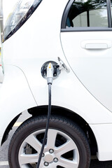 Fototapeta premium 電気自動車の充電