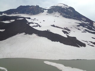 hiking in the cascades with glaciers snow melt lakes