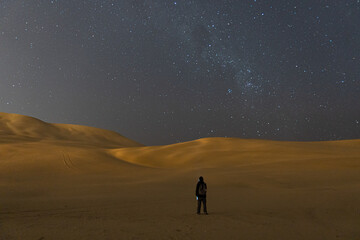desierto de noche