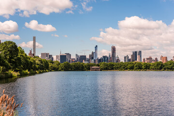 Obraz premium View of the NYC skyline from the north side of Central Park.