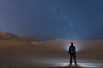 desierto de noche