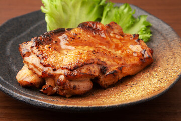 鳥もも肉の炙り焼き