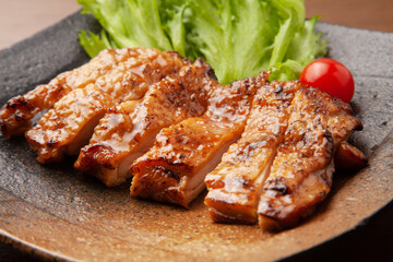 鳥もも肉の炙り焼き