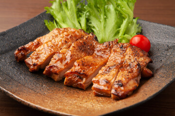 鳥もも肉の炙り焼き