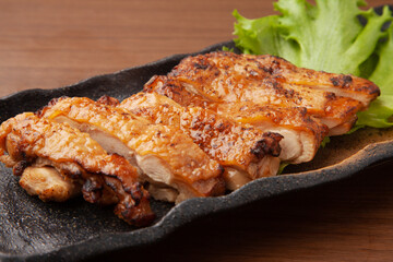 鳥もも肉の炙り焼き