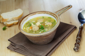 Festagssuppe mit Brot
