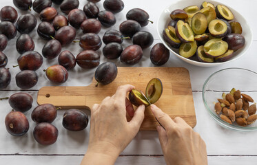 slicing plums and getting rid of pips