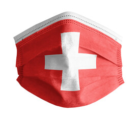 Mascarilla sanitaria para Covid con fondo blanco y la bandera de Suiza 