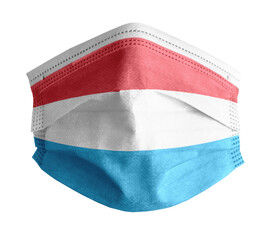 Mascarilla sanitaria para Covid con fondo blanco y la bandera de Luxemburgo 