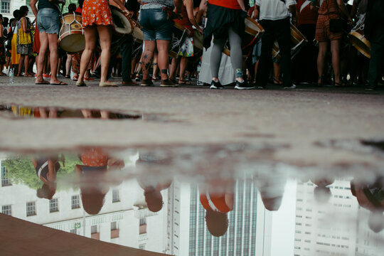 reflex people dancing on the street