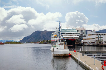 Obraz premium Norwegian coast passenger ships arrive at Bronnoysund in northern Norway