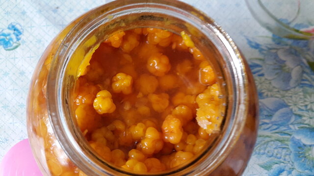 Moltebeeren in a glass