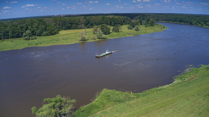 Elbe und Elbaue bei Wittenberg. Vogelperspektive.