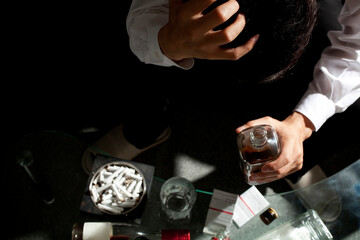 アルコール中毒のビジネスマン