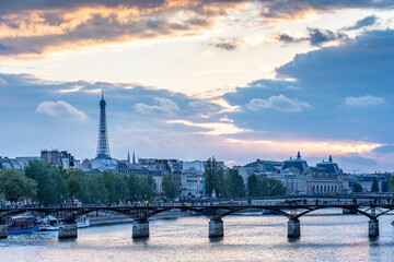 Torre Eiffel, Francia.
