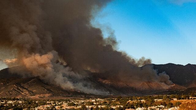 Yucaipa wildfire day 1 evening viewed from Yucaipa blvd